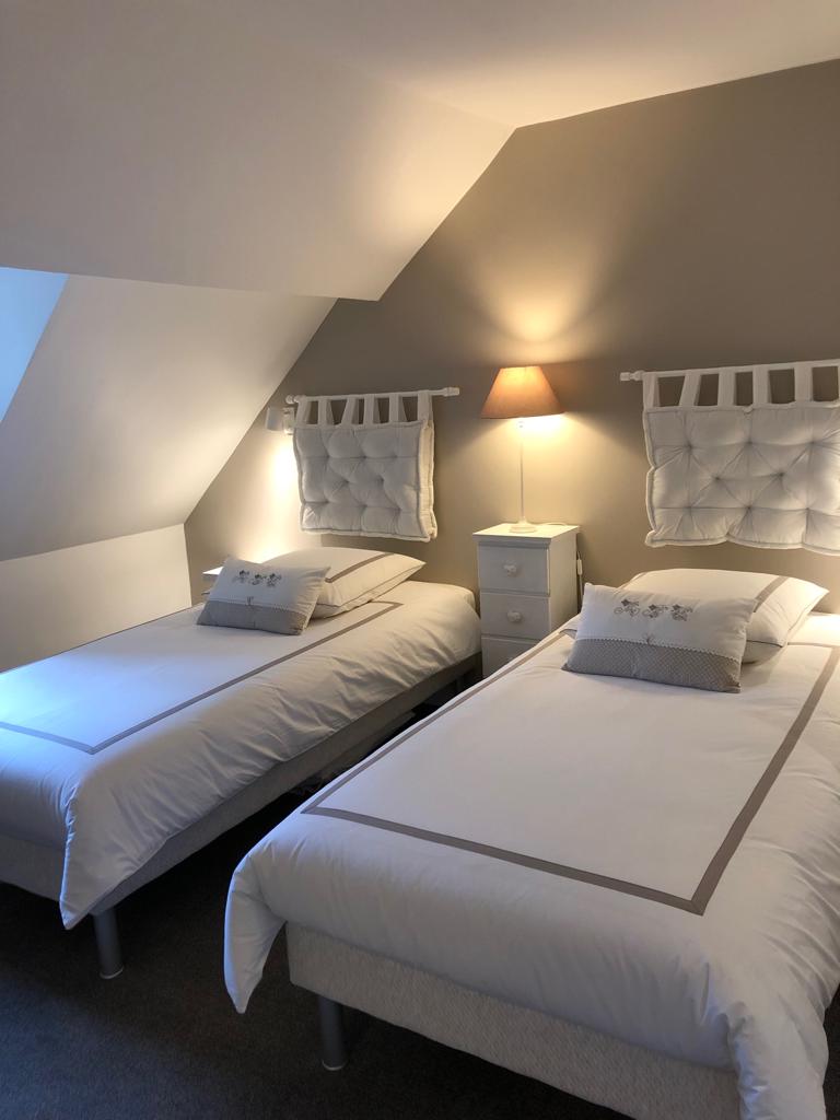 Chambre avec lits séparés